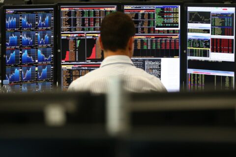 trader trading 2